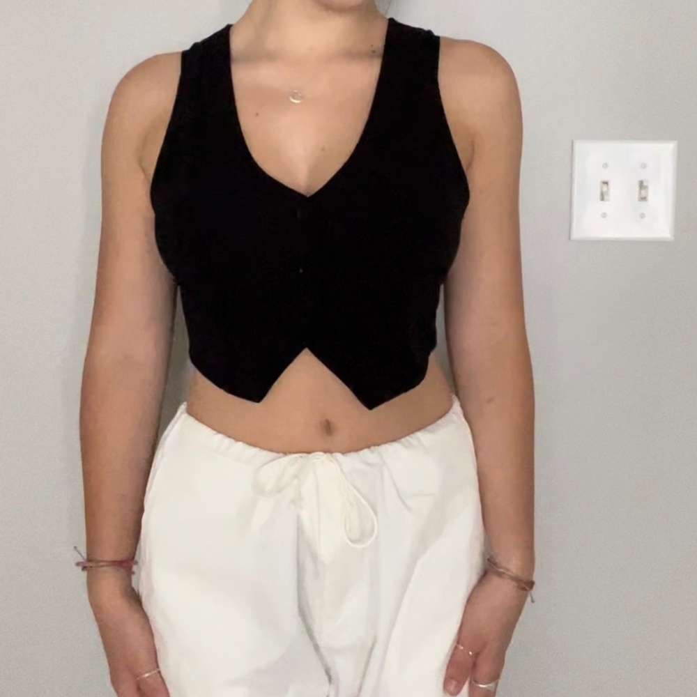 Black Cropped 3 Button Vest